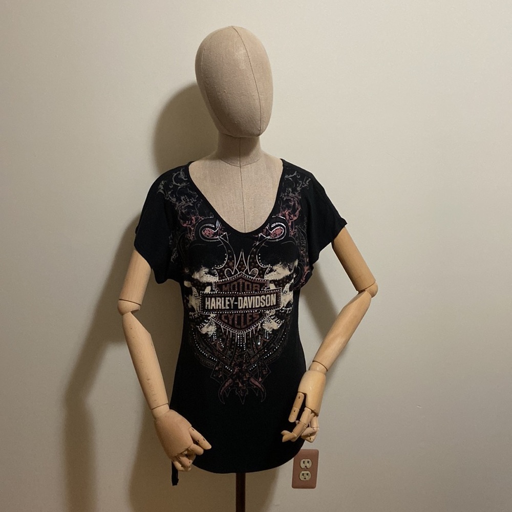 Woman’s short sleeve Harley Davison gold and brown sequins.  D16